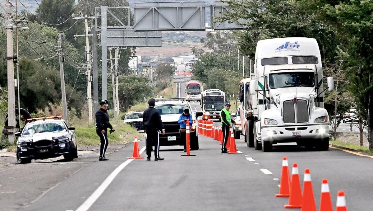 Refuerzan Operativo A Transporte De Carga En El Amg