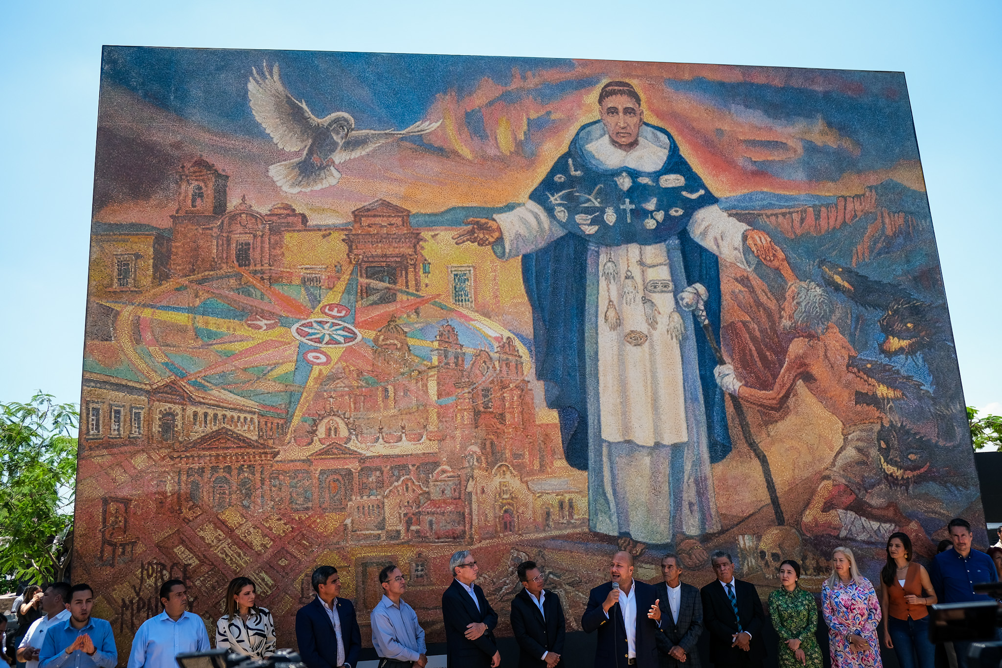 Enrique Alfaro Y Pablo Lemus Develan Mural Y Honran Legado De Fray