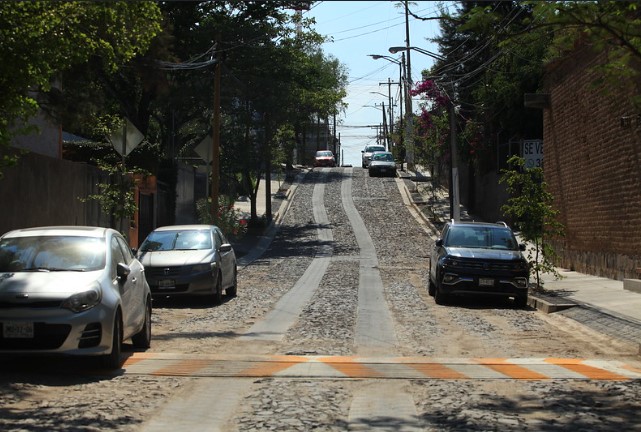 GOBIERNO DE ZAPOPAN RENUEVA VIALIDADES EN LA COLONIA SANTA FE Jalisco