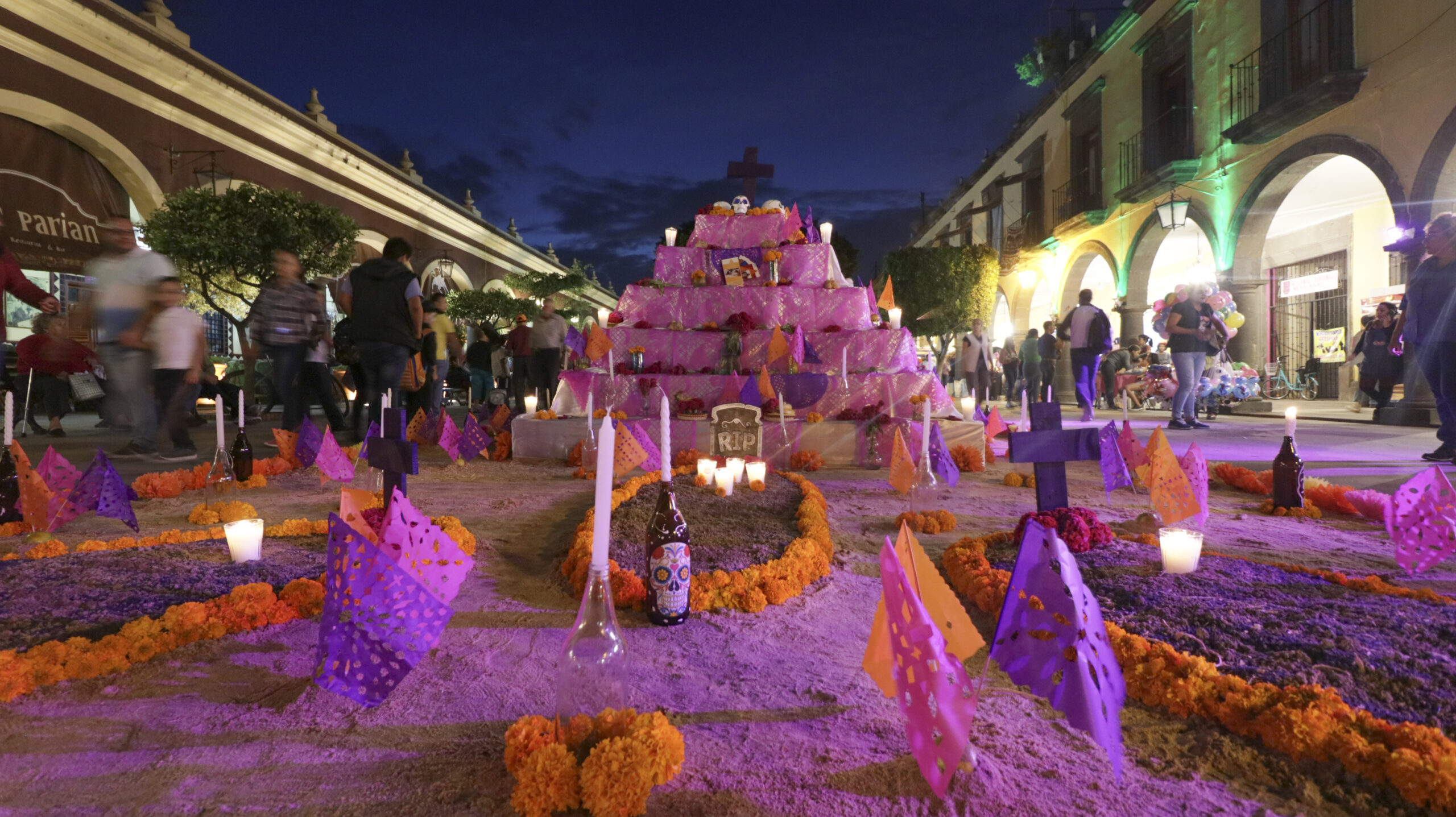 PREPARA TLAQUEPAQUE ACTIVIDADES PARA CELEBRAR EL DÍA DE MUERTOS