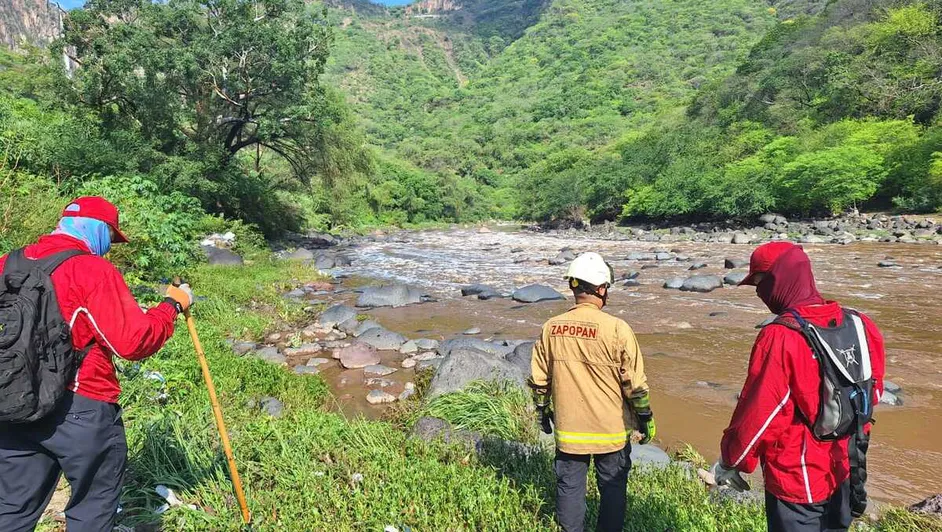 REANUDAN BÚSQUEDA DE JOVEN DESAPARECIDO EN RÍO DE ZAPOPAN Jalisco