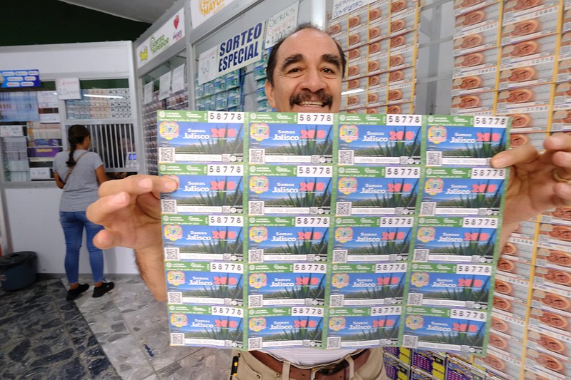 PRESENTAN BILLETE DE LOTERÍA CONMEMORATIVO POR LOS 200 AÑOS DE JALISCO