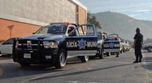 POLICÍAS DE TLAQUEPAQUE RECUPERAN TRÁILER CON CARGA MILLONARIA