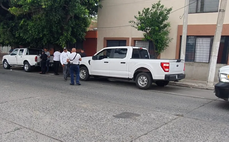 Roban Camioneta De La Fiscalía De Jalisco Y Golpean Al Conductor | N+