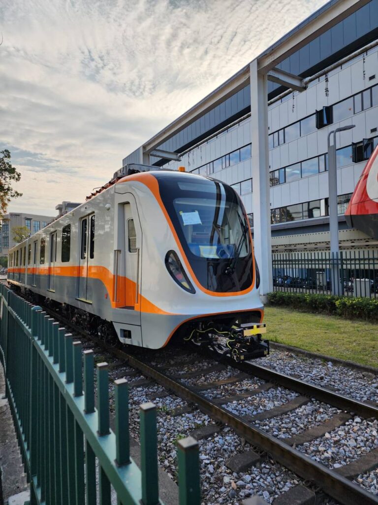 YA ESTÁN EN PRUEBAS DE RODAMIENTO LOS TRENES DE LA LÍNEA 4