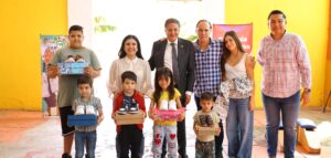 ZAPOPAN Y ZAPAKIDS ENTREGAN CALZADO A NIÑOS DE LA COLONIA INDÍGENA